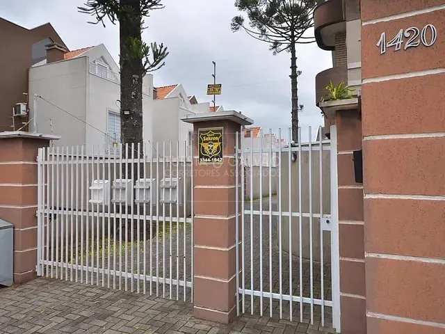 Sobrado com 143m² 3 quartos e 2 banheiros, à venda, no bairro Hauer em Curitiba