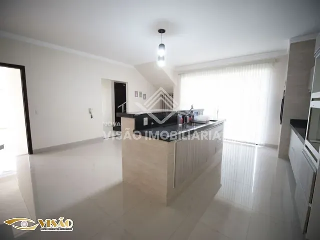 Sobrado com 262m², à venda, no bairro Jardim Botânico em Sinop