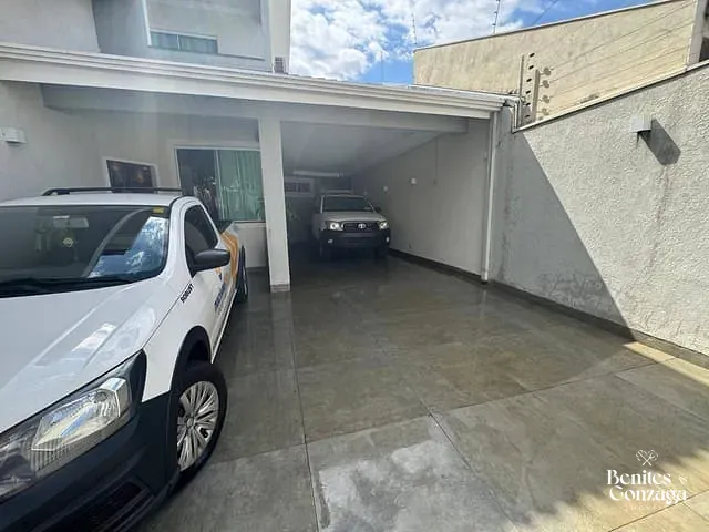 Sobrado com 325m² 3 quartos e 4 banheiros, à venda, no bairro Jardim Pinheiros III em Maringá