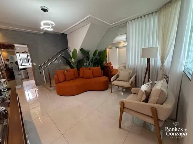 Sobrado com 325m² 3 quartos e 4 banheiros, à venda, no bairro Jardim Pinheiros III em Maringá