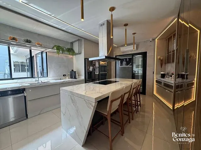 Sobrado com 325m² 3 quartos e 4 banheiros, à venda, no bairro Jardim Pinheiros III em Maringá