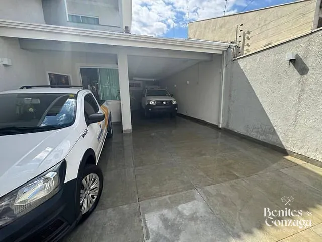 Sobrado com 325m² 3 quartos e 4 banheiros, à venda, no bairro Jardim Pinheiros III em Maringá