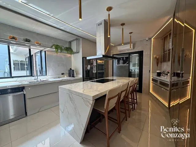 Sobrado com 325m² 3 quartos e 4 banheiros, à venda, no bairro Jardim Pinheiros III em Maringá