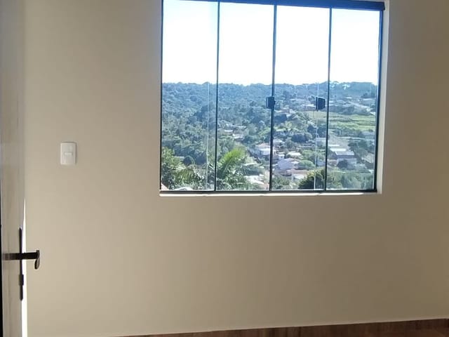 Sobrado com 78m² 3 quartos e 2 banheiros, à venda, no bairro Contorno em Ponta Grossa