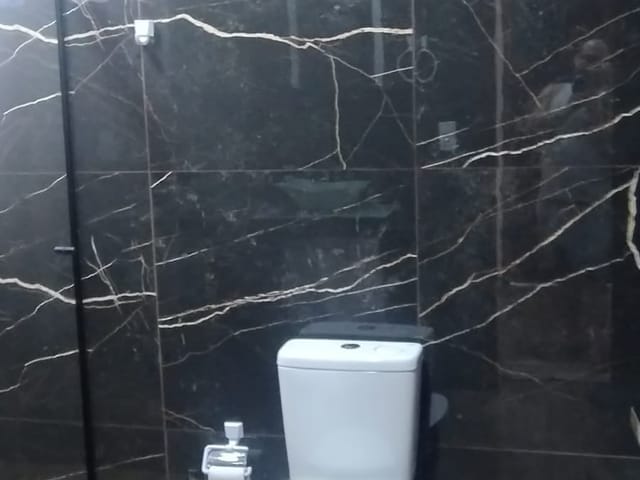 Sobrado com 78m² 3 quartos e 2 banheiros, à venda, no bairro Contorno em Ponta Grossa