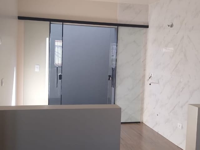 Sobrado com 78m² 3 quartos e 2 banheiros, à venda, no bairro Contorno em Ponta Grossa