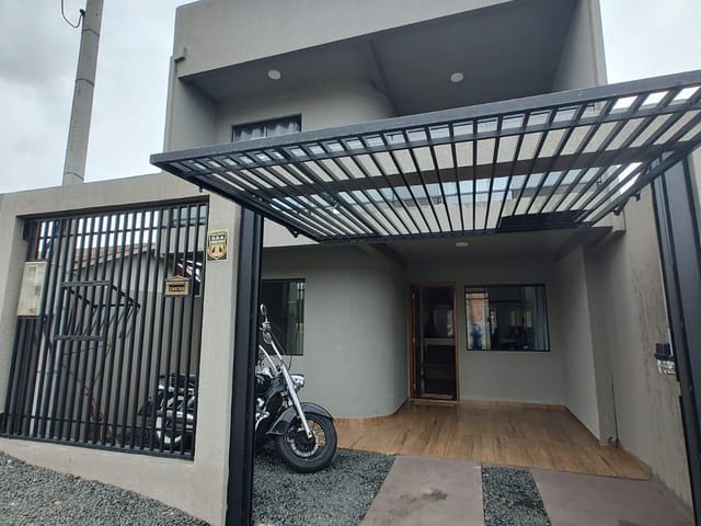 Sobrado com 78m² 3 quartos e 2 banheiros, à venda, no bairro Contorno em Ponta Grossa