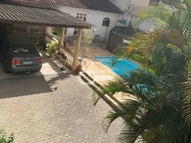 Sobrado com 720m² 7 quartos e 5 banheiros, à venda, no bairro Parque São Caetano em Campos dos Goytacazes