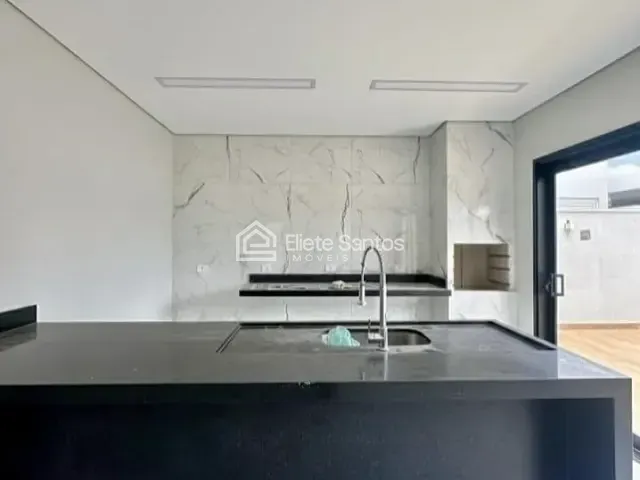Sobrado com 320m² 3 quartos e 4 banheiros, à venda, no bairro Jardim Primavera em Nova Odessa