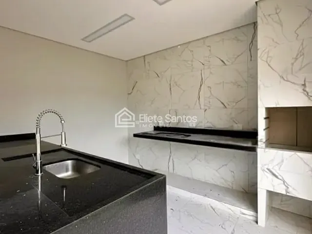 Sobrado com 320m² 3 quartos e 4 banheiros, à venda, no bairro Jardim Primavera em Nova Odessa