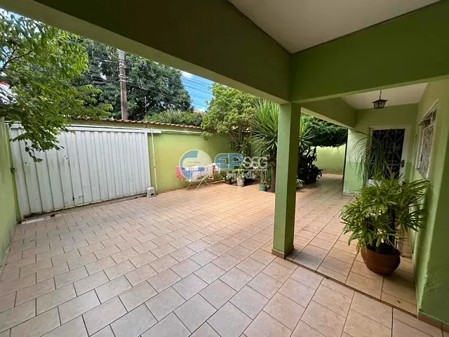Sobrado com 390m² 3 quartos e 2 banheiros, à venda, no bairro Nossa Senhora de Lourdes em Londrina