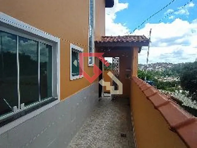 Sobrado 2 quartos e 2 banheiros, para alugar, no bairro Jardim Zaira em Mauá
