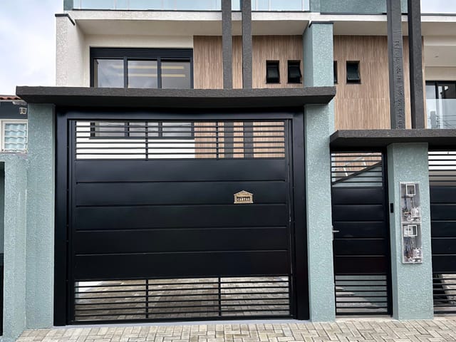 Sobrado com 225m² 3 quartos e 2 banheiros, à venda, no bairro Afonso Pena em São José dos Pinhais