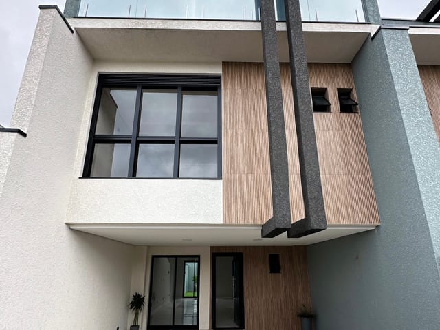 Sobrado com 225m² 3 quartos e 2 banheiros, à venda, no bairro Afonso Pena em São José dos Pinhais