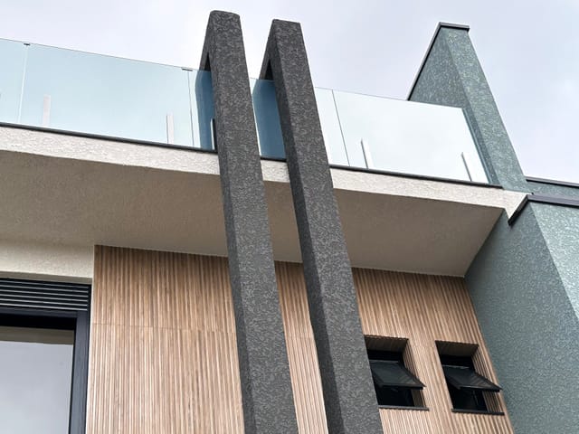 Sobrado com 225m² 3 quartos e 2 banheiros, à venda, no bairro Afonso Pena em São José dos Pinhais