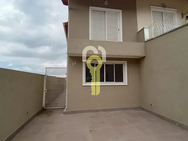 Sobrado com 125m² 3 quartos e 4 banheiros, à venda ou para alugar, no bairro Jardim Rio das Pedras em Cotia