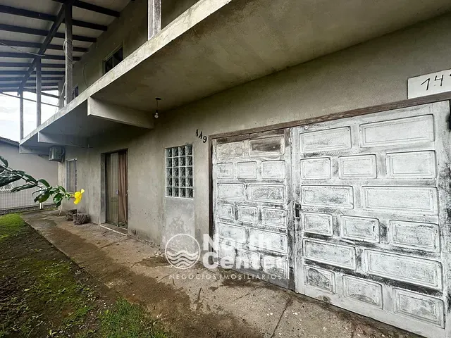 Sobrado com 360m² 4 quartos e 3 banheiros, à venda, no bairro Pinheiros em Balneário Barra do Sul