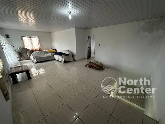 Sobrado com 360m² 4 quartos e 3 banheiros, à venda, no bairro Pinheiros em Balneário Barra do Sul