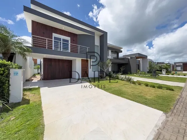 Sobrado com 250m² 4 quartos e 4 banheiros, à venda, no bairro centro  em Xangri-Lá