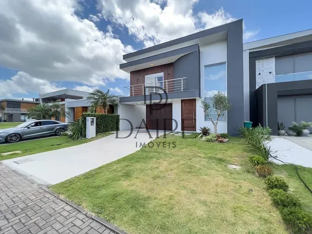 Sobrado com 250m² 4 quartos e 4 banheiros, à venda, no bairro centro  em Xangri-Lá