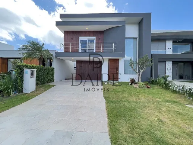 Sobrado com 250m² 4 quartos e 4 banheiros, à venda, no bairro centro  em Xangri-Lá
