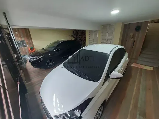 Sobrado 3 quartos e 3 banheiros, à venda, no bairro Vila Panucce em Ferraz de Vasconcelos