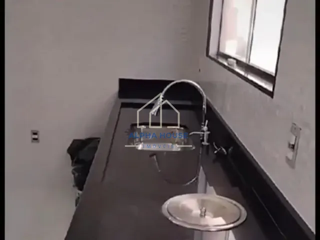 Sobrado com 198m² 3 quartos e 2 banheiros, à venda, no bairro Loteamento Santa Clara em Pindamonhangaba