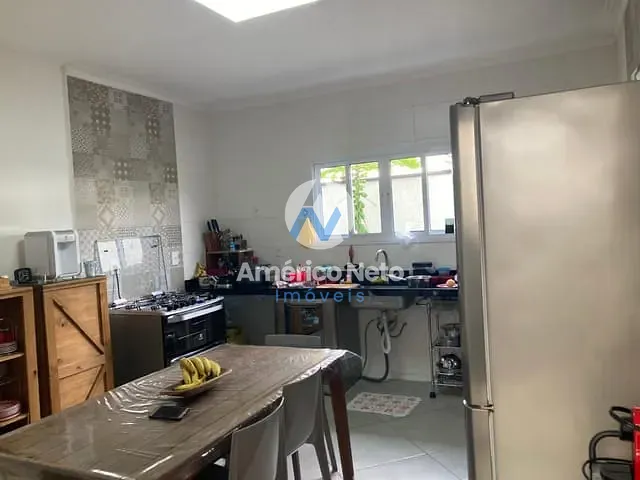 Sobrado com 257m² 4 quartos e 2 banheiros, à venda ou para alugar, no bairro Jardim Santa Tereza em Taubaté