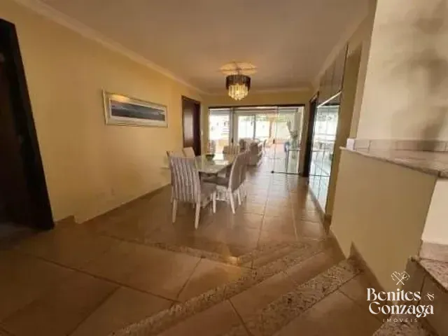 Sobrado com 558m² 3 quartos e 5 banheiros, à venda, no bairro Zona 08 em Maringá