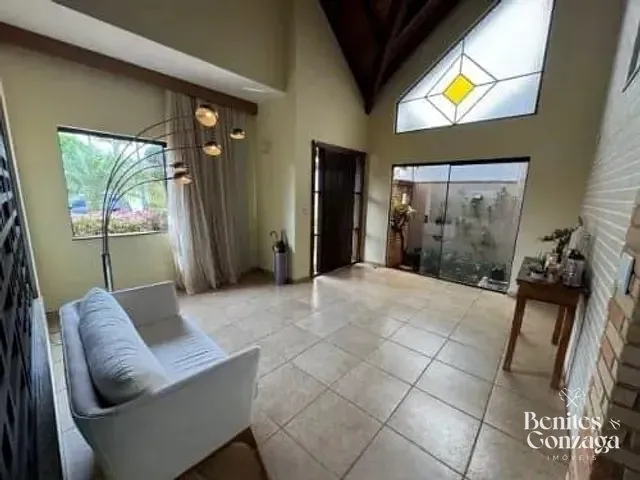 Sobrado com 558m² 3 quartos e 5 banheiros, à venda, no bairro Zona 08 em Maringá