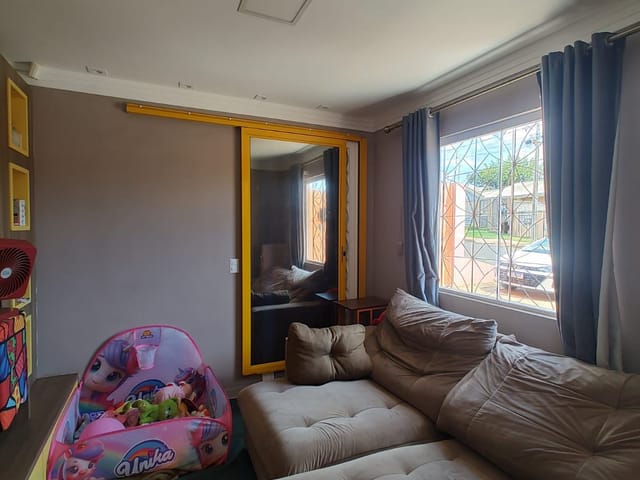Sobrado com 251m² 2 quartos e 3 banheiros, à venda, no bairro Cará-cará em Ponta Grossa