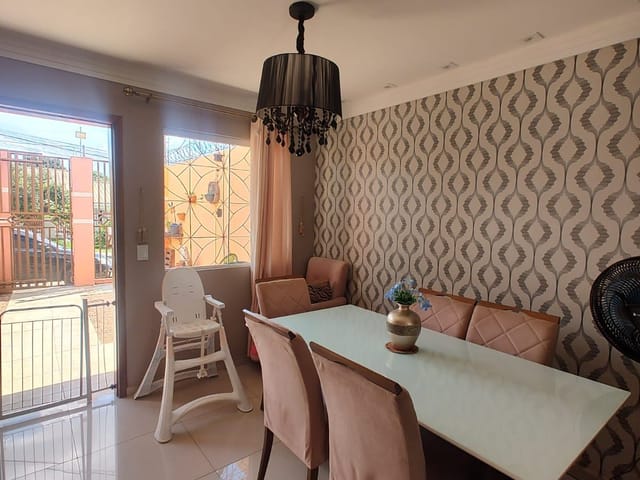 Sobrado com 251m² 2 quartos e 3 banheiros, à venda, no bairro Cará-cará em Ponta Grossa