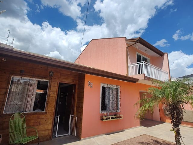 Sobrado com 251m² 2 quartos e 3 banheiros, à venda, no bairro Cará-cará em Ponta Grossa