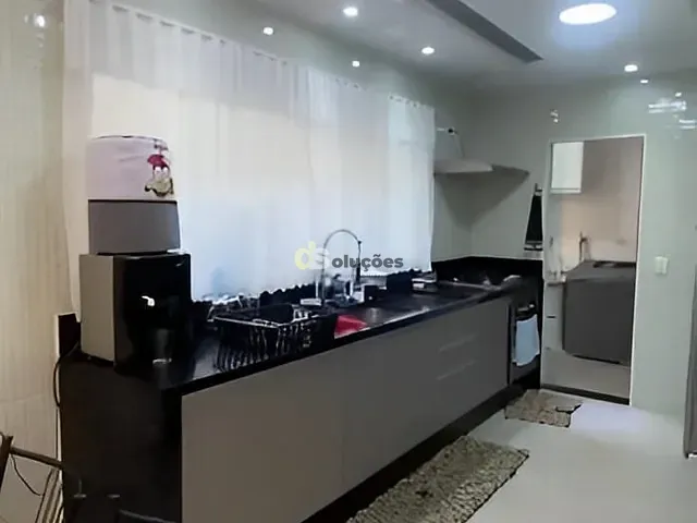 Sobrado com 210m² 3 quartos e 2 banheiros, à venda, no bairro Jardim das Laranjeiras em São Paulo