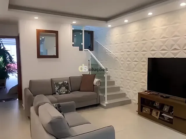 Sobrado com 210m² 3 quartos e 2 banheiros, à venda, no bairro Jardim das Laranjeiras em São Paulo