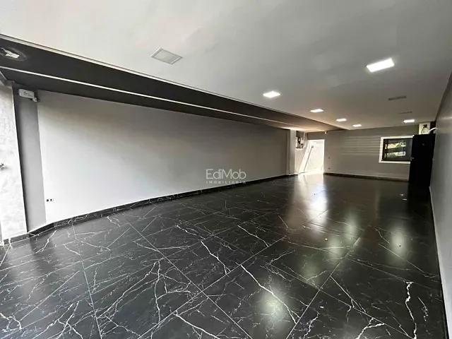 Sobrado com 656m² 5 quartos e 7 banheiros, à venda, no bairro Centro em Cascavel