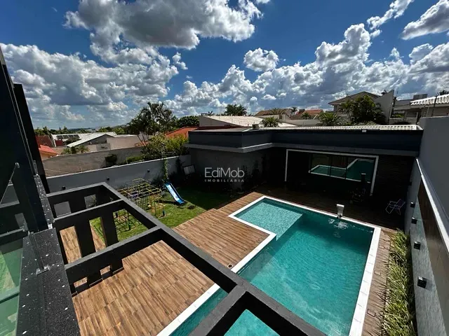 Sobrado com 656m² 5 quartos e 7 banheiros, à venda, no bairro Centro em Cascavel