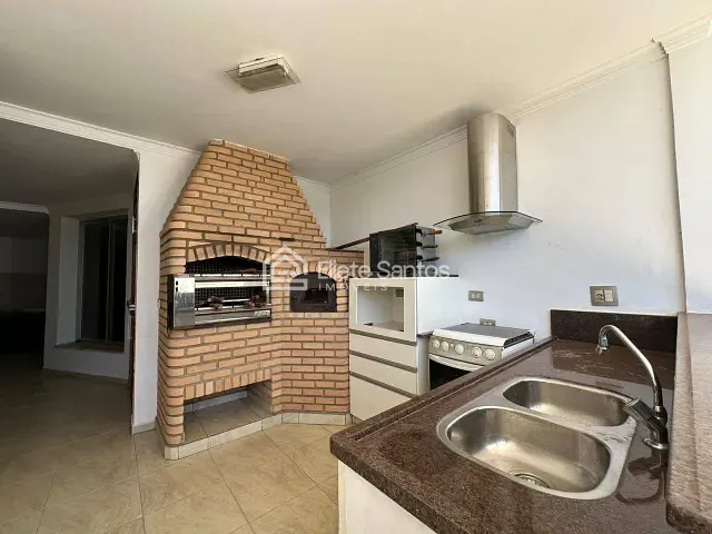 Sobrado com 360m² 4 quartos e 8 banheiros, à venda, no bairro Jardim Trípoli em Americana