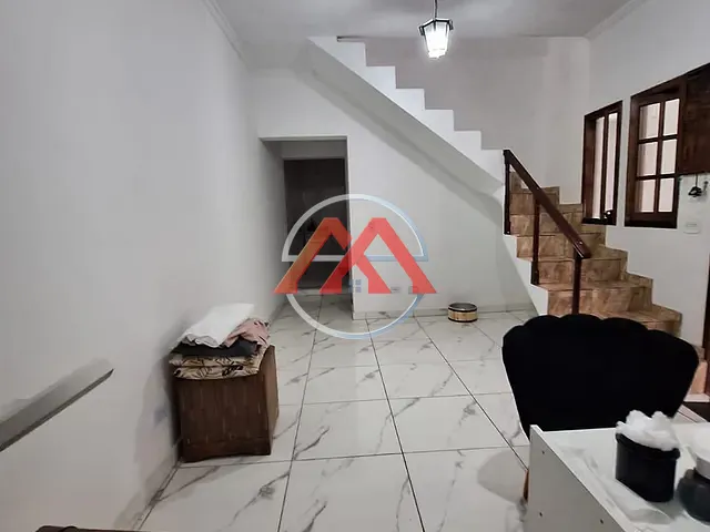 Sobrado 5 quartos e 3 banheiros, à venda, no bairro Vila Portuguesa em São Paulo