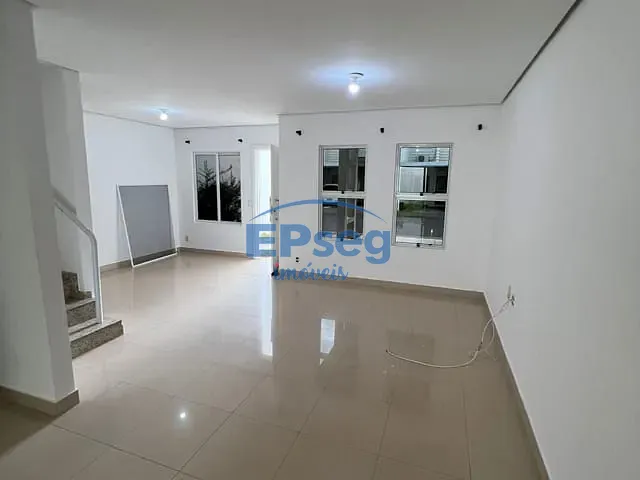 Sobrado com 143m² 3 quartos e 2 banheiros, à venda, no bairro Jardim Pioneiros em Londrina