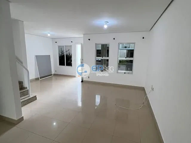 Sobrado com 143m² 3 quartos e 2 banheiros, à venda, no bairro Jardim Pioneiros em Londrina