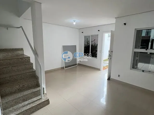 Sobrado com 143m² 3 quartos e 2 banheiros, à venda, no bairro Jardim Pioneiros em Londrina