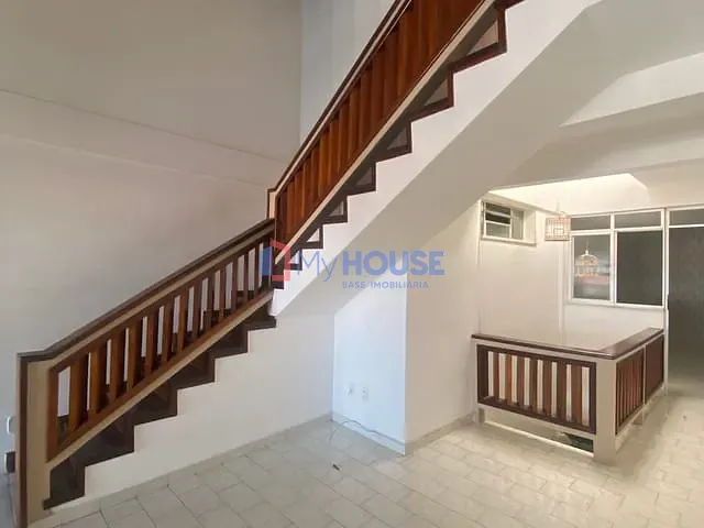 Sobrado com 225m² 4 quartos e 3 banheiros, à venda ou para alugar, no bairro Teresópolis em Ilhéus