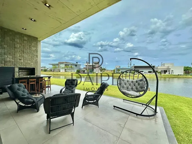 Sobrado com 625m² 4 quartos e 1 banheiro, à venda, no bairro Rainha do Mar em Xangri-Lá