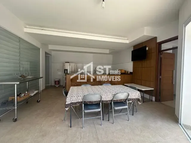 Sobrado com 234m² 4 quartos e 2 banheiros, à venda, no bairro Centro em Andradas