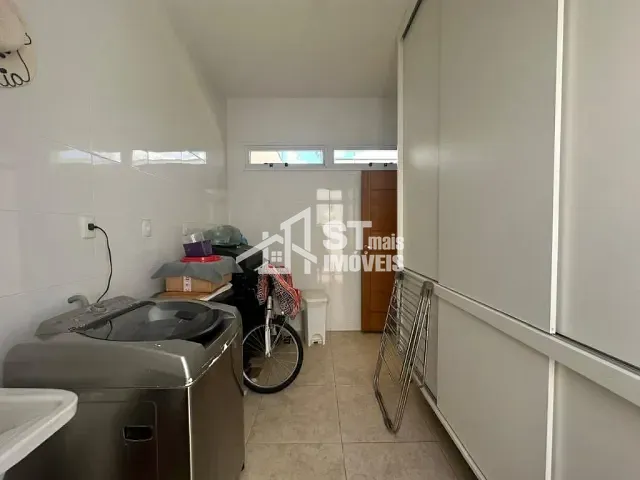 Sobrado com 234m² 4 quartos e 2 banheiros, à venda, no bairro Centro em Andradas