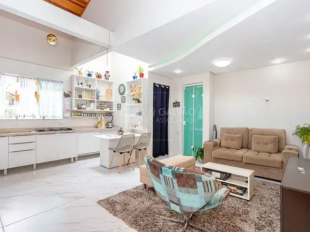 Sobrado com 339m² 6 quartos e 7 banheiros, à venda, no bairro Boqueirão em Curitiba