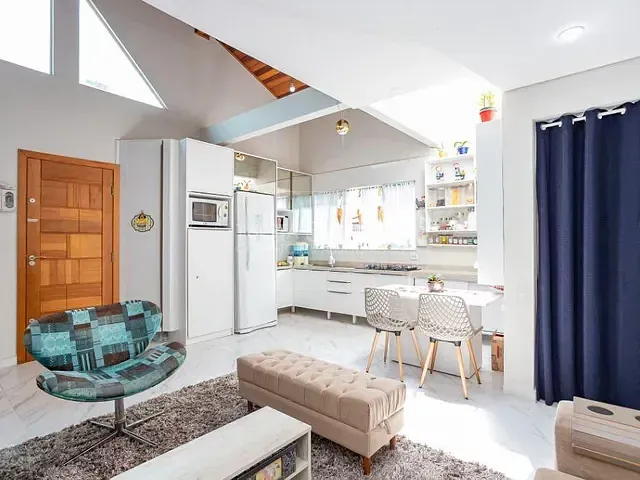 Sobrado com 339m² 6 quartos e 7 banheiros, à venda, no bairro Boqueirão em Curitiba
