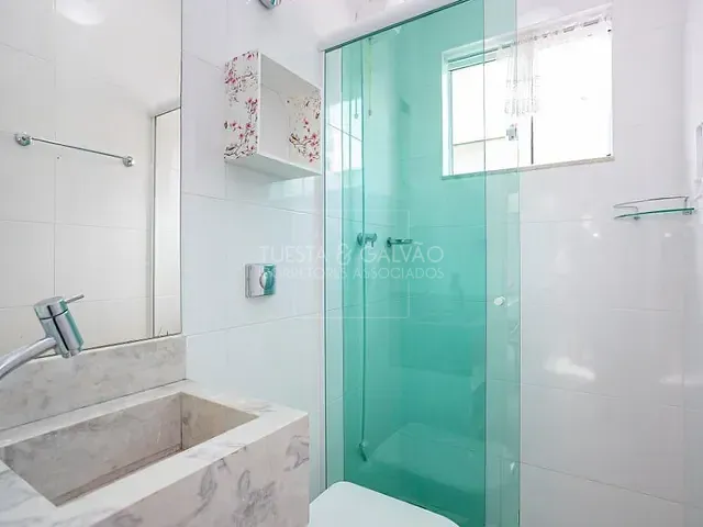 Sobrado com 339m² 6 quartos e 7 banheiros, à venda, no bairro Boqueirão em Curitiba