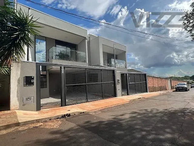 Sobrado com 120m² 3 quartos e 2 banheiros, à venda, no bairro Jardim Tv Morena em Campo Grande